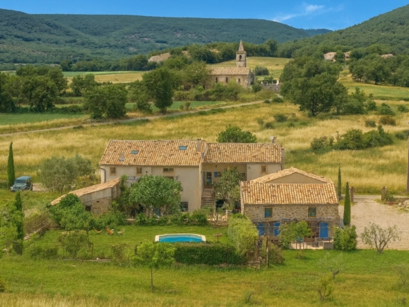 8 Bedroom Castle/Estates in Forcalquier 4