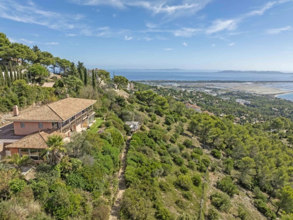 4 Bedroom Villa/House in Carqueiranne 36