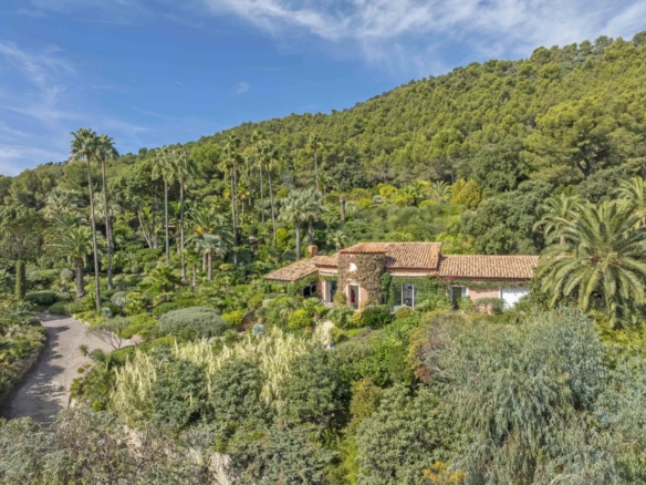 7 Bedroom Villa/House in Carqueiranne 34