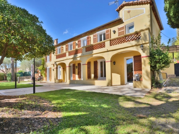 4 Bedroom Villa/House in Le Cannet 6