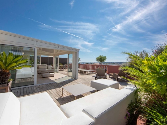 4 Bedroom Apartment in Cannes 4