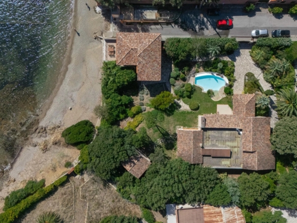 5 Bedroom Villa/House in Saint Aygulf 12