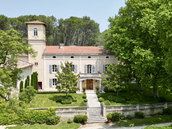 6 Bedroom Castle/Estates in L Isle Sur La Sorgue 24