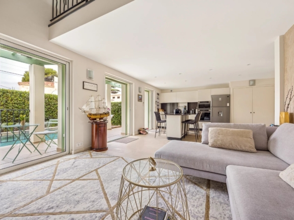 4 Bedroom Villa/House in Cap D Antibes 16