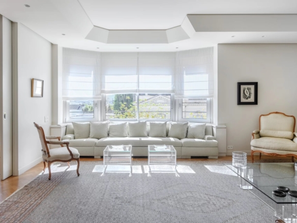 3 Bedroom Apartment in Marseille 10