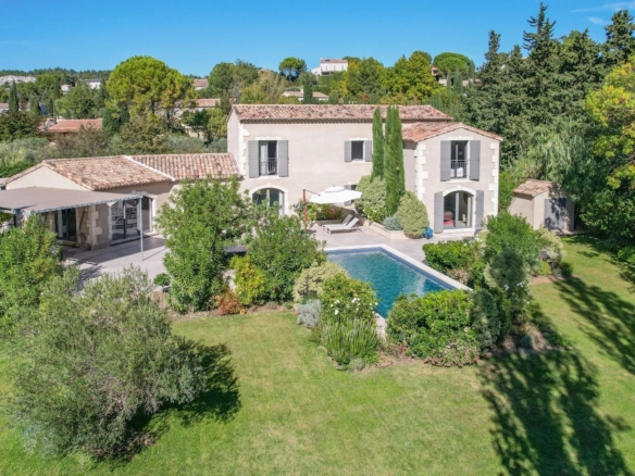 4 Bedroom Villa/House in Maussane Les Alpilles 30