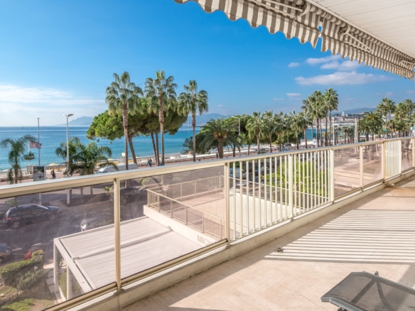 4 Bedroom Apartment in Cannes 12