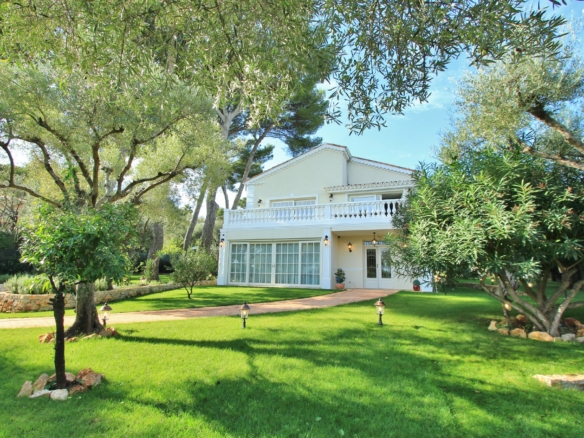 5 Bedroom Villa/House in Cap D Antibes 8