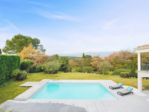 5 Bedroom Villa/House in Mougins 32