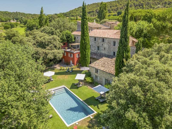 10 Bedroom Villa/House in Malaucene 18