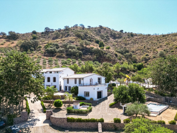9 Bedroom Villa/House in Malaga 16