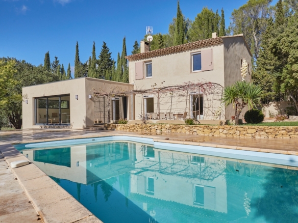 4 Bedroom Villa/House in Rognes 14