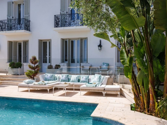 6 Bedroom Villa/House in Eze 36