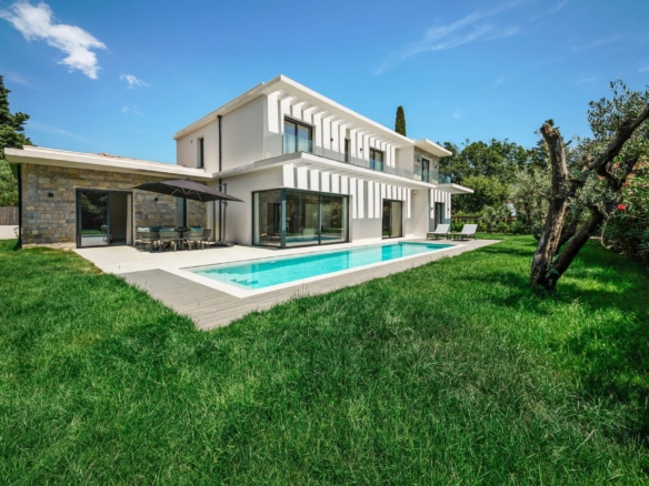 4 Bedroom Villa/House in Mougins 34