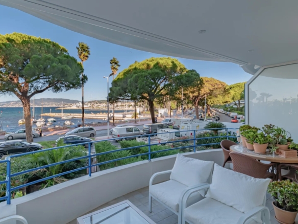 1 Bedroom Apartment in Cannes 28
