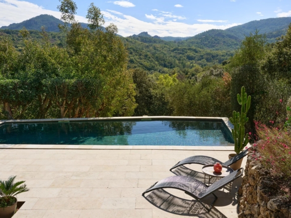 8 Bedroom Villa/House in Mandelieu La Napoule 32