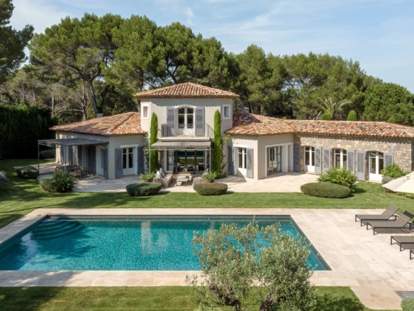 5 Bedroom Villa/House in Mougins 12