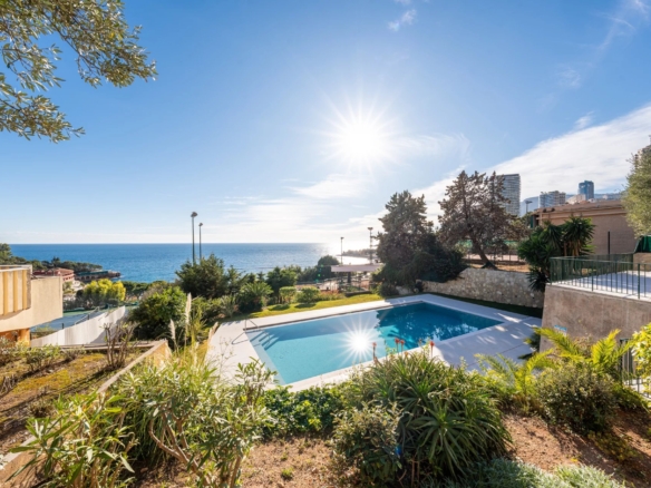 2 Bedroom Apartment in Roquebrune Cap Martin 4