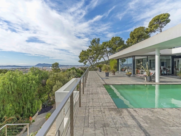 4 Bedroom Villa/House in Toulon 8