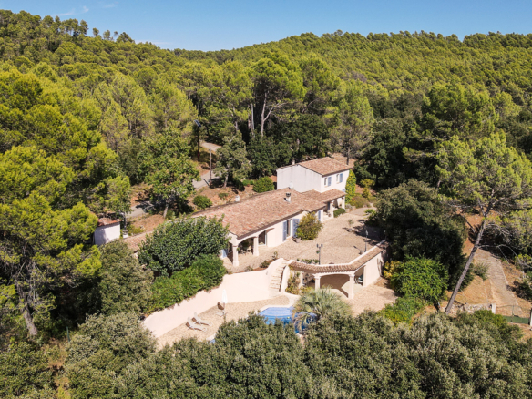 5 Bedroom Villa/House in Lorgues 36