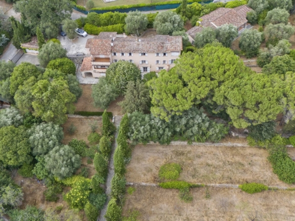 11 Bedroom Villa/House in Grasse 16