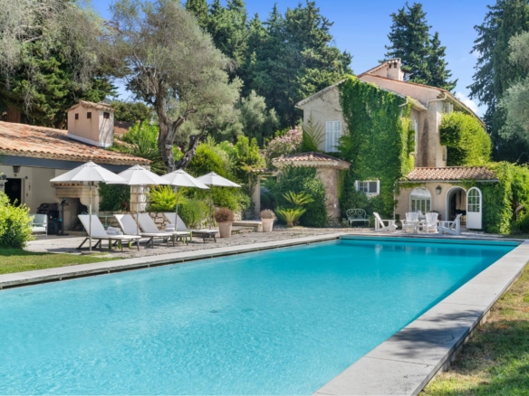 8 Bedroom Villa/House in Vence 24