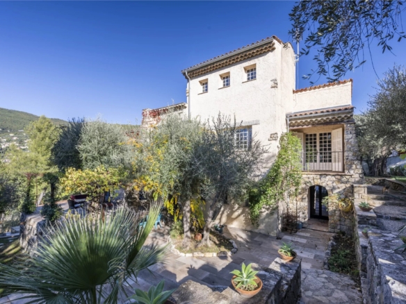 6 Bedroom Villa/House in Grasse 36