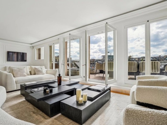 3 Bedroom Apartment in Paris 8th (Golden Triangle - Parc Monceau) 4