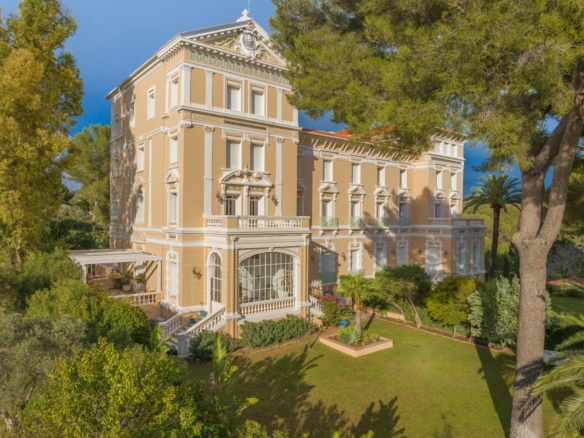 4 Bedroom Apartment in St Raphael 10