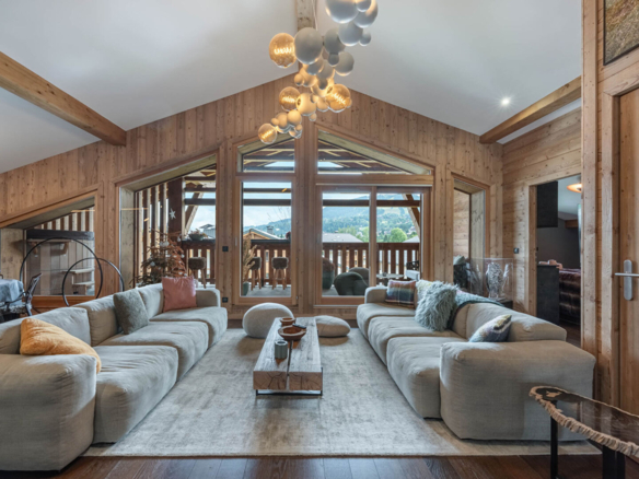 4 Bedroom Apartment in Megeve 4