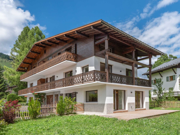 4 Bedroom Chalet in Megeve 2