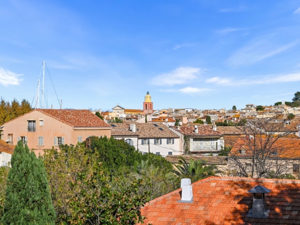 3 Bedroom Apartment in Saint Tropez 8