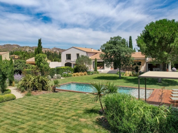 5 Bedroom Villa/House in Graveson 22