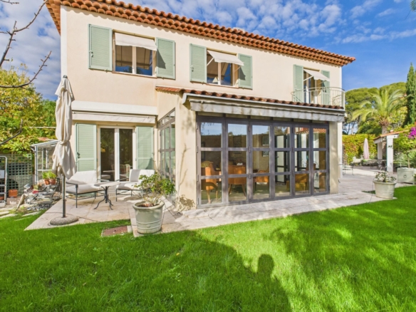 3 Bedroom Villa/House in Antibes 36