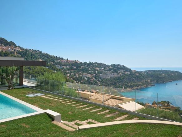 5 Bedroom Villa/House in Roquebrune Cap Martin 32