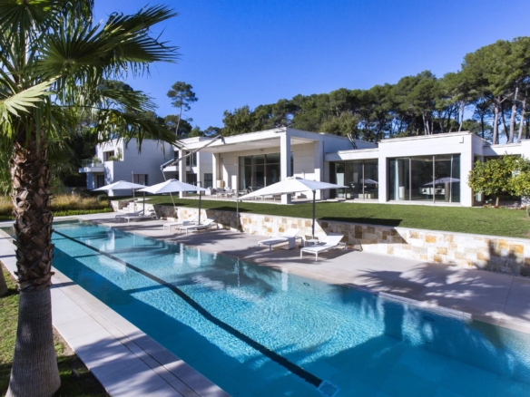 8 Bedroom Villa/House in Mougins 28