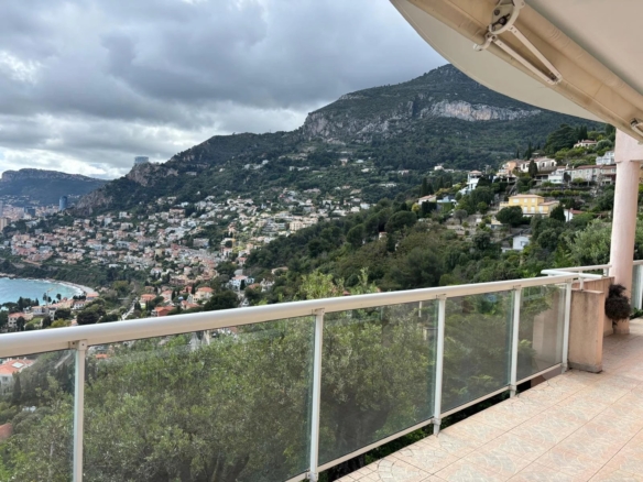 2 Bedroom Apartment in Roquebrune Cap Martin 32