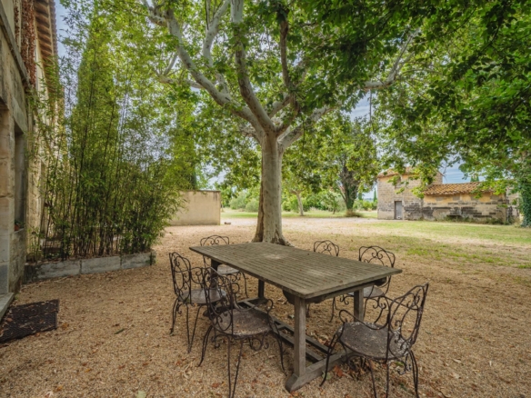 10 Bedroom Castle/Estates in Arles 24