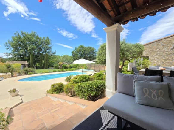 5 Bedroom Villa/House in Bagnols En Foret 16