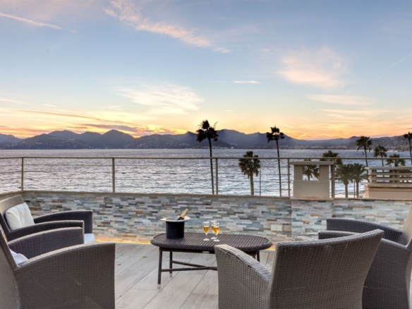 4 Bedroom Apartment in Cannes 22
