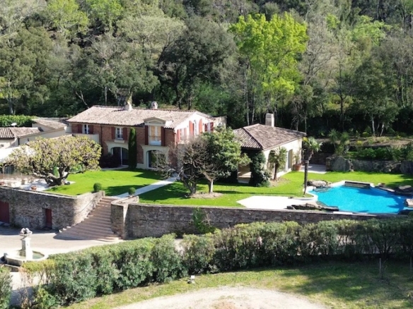 4 Bedroom Villa/House in Grimaud 12