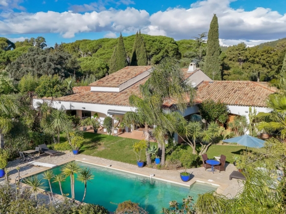 6 Bedroom Villa/House in La Londe Les Maures 36