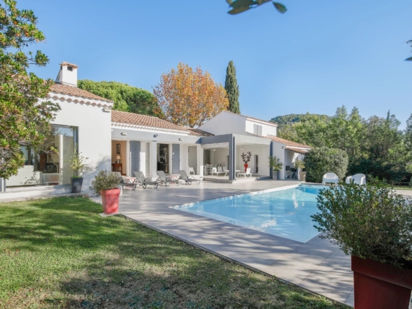 5 Bedroom Villa/House in Carqueiranne 14