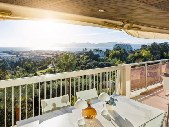 3 Bedroom Apartment in Cannes 16