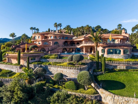 13 Bedroom Villa/House in Theoule Sur Mer 26