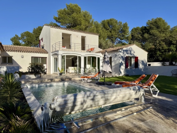 4 Bedroom Villa/House in Sanary Sur Mer 4