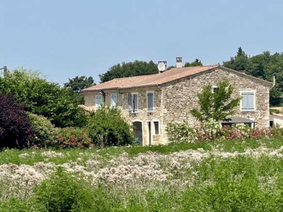 8 Bedroom Villa/House in Espeluche 32