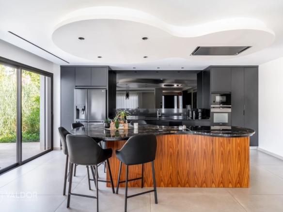 4 Bedroom Villa/House in Anse 20