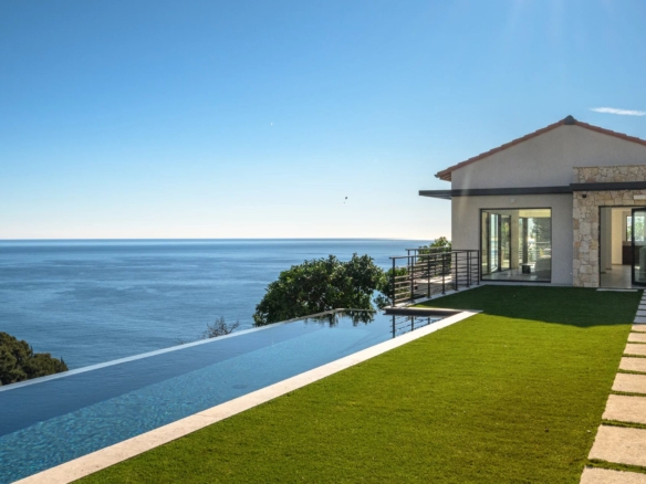 4 Bedroom Villa/House in Roquebrune Cap Martin 26