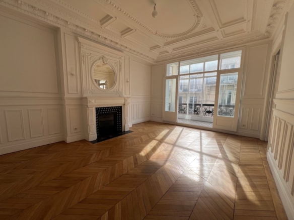 3 Bedroom Apartment in Paris 8th (Golden Triangle - Parc Monceau) 6